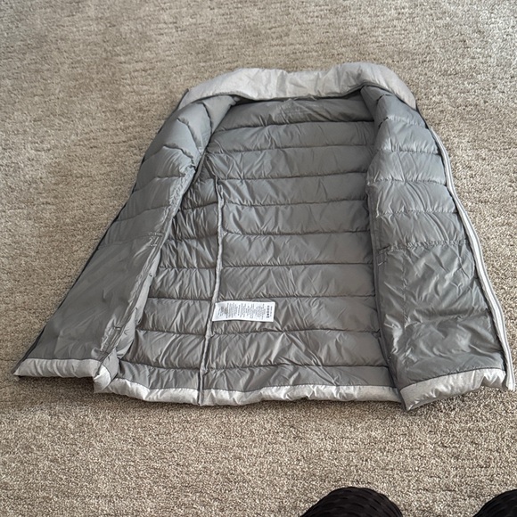 Eddie Bauer Silver Lightweight Puffer Vest - Picture 5 of 5